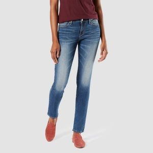 Light Wash Denizen from Levi’s Mid-Rise Slim Jeans